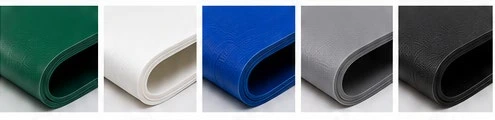 Correias de logística em close-up nas cores verde, branco, azul, cinza e preto