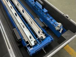 Máquina de emenda homogênea PD600-1200 na maleta, vista angulada